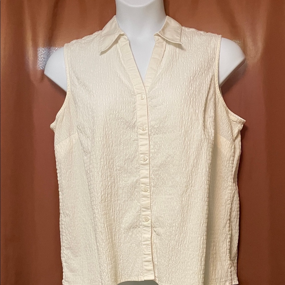 CJ Banks White Sleeveless Button-Down Shirt